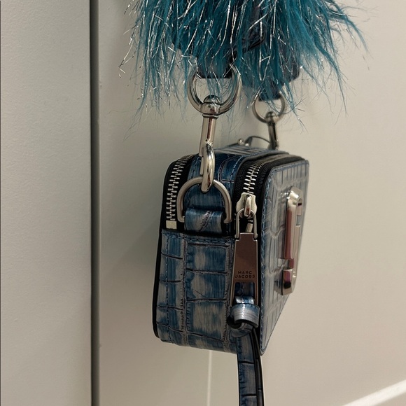 Marc Jacobs (NWT) Snapshot Camera Bag in Blue Croc-Embossed Leather & Faux-Fur - Picture 13 of 17